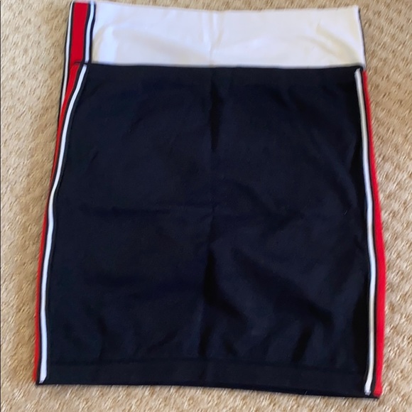 Black and White Tube tops - Picture 3 of 3